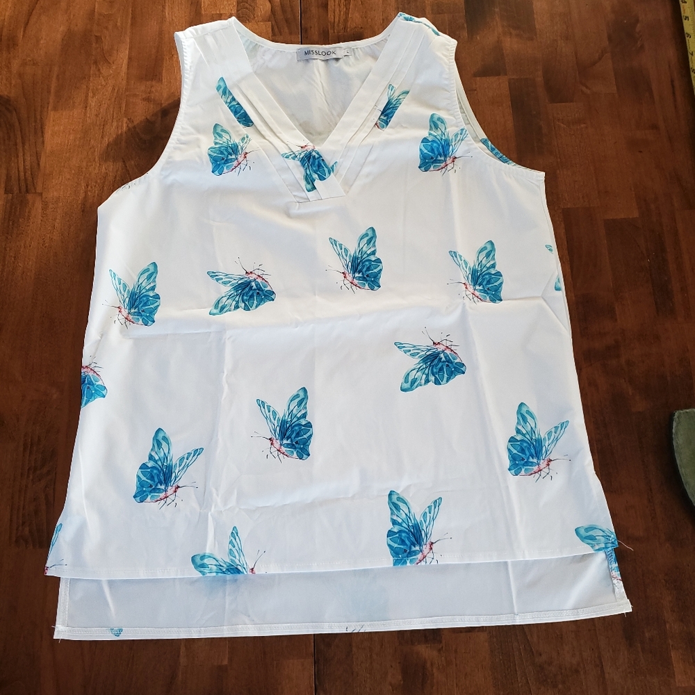 Sleeveless Droptail Blouse with Butterflies! Size Large L NWOT